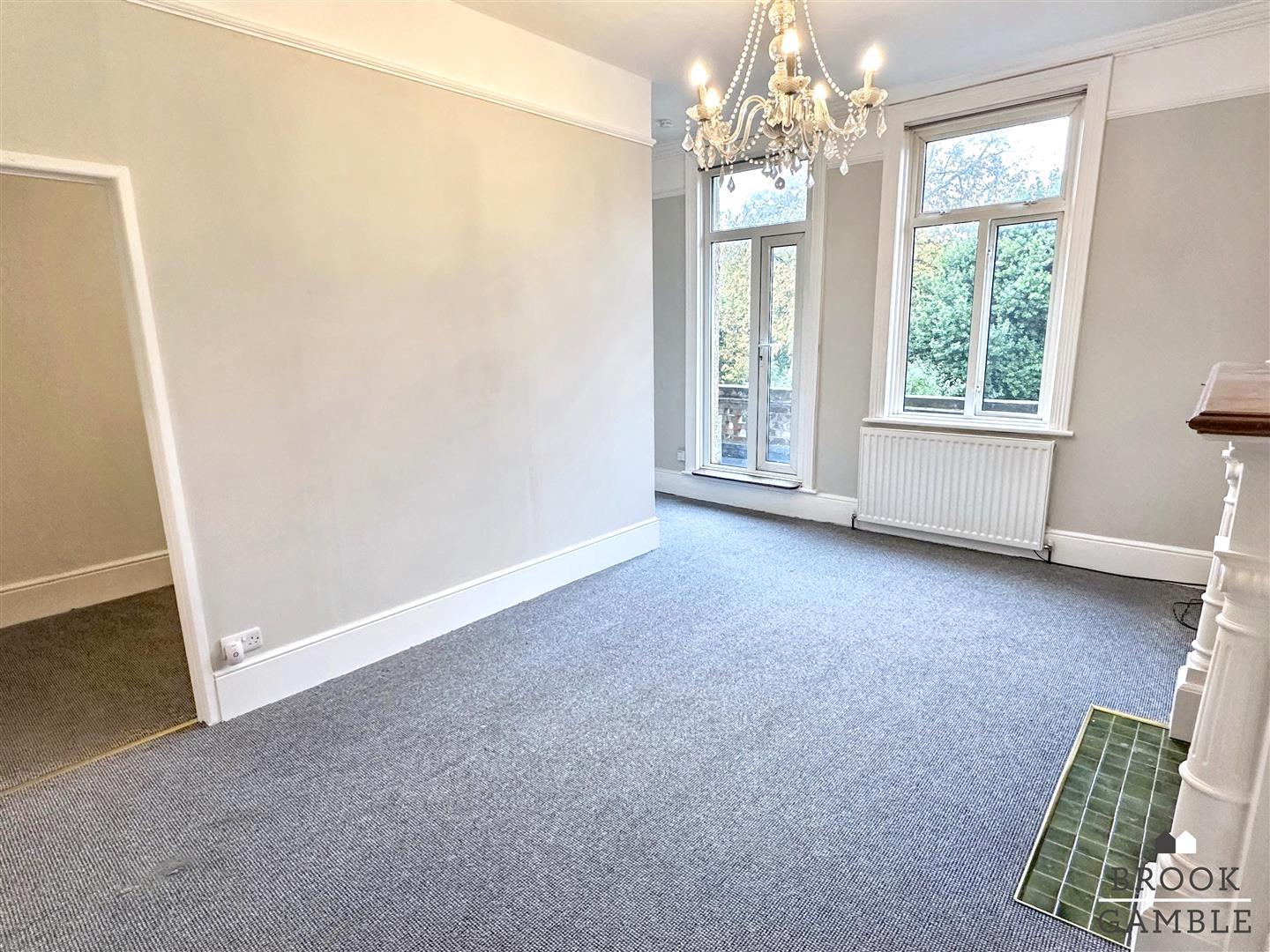 1 Bedroom Flat - Conversion. Hartfield Road in Eastbourne,  3